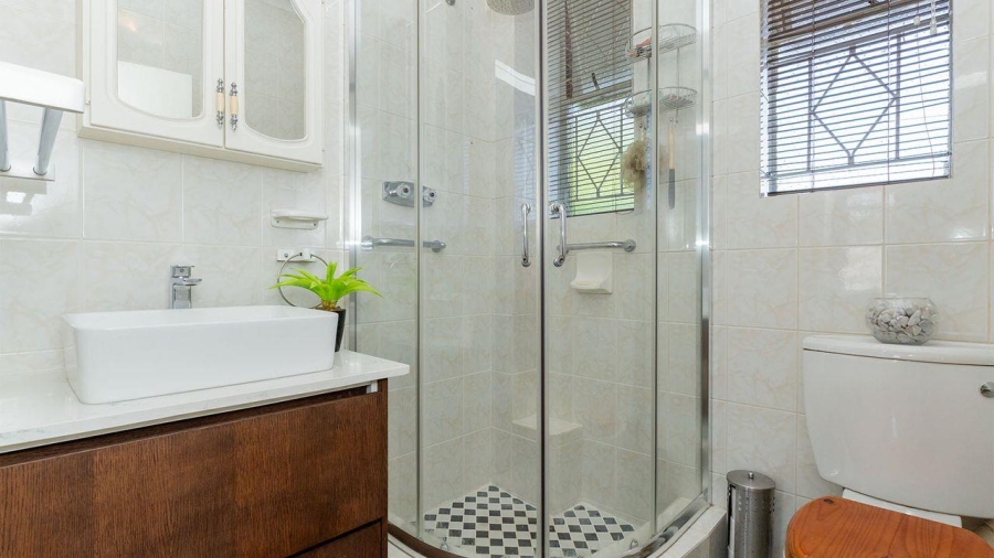 2 Bedroom Property for Sale in Kew Gauteng