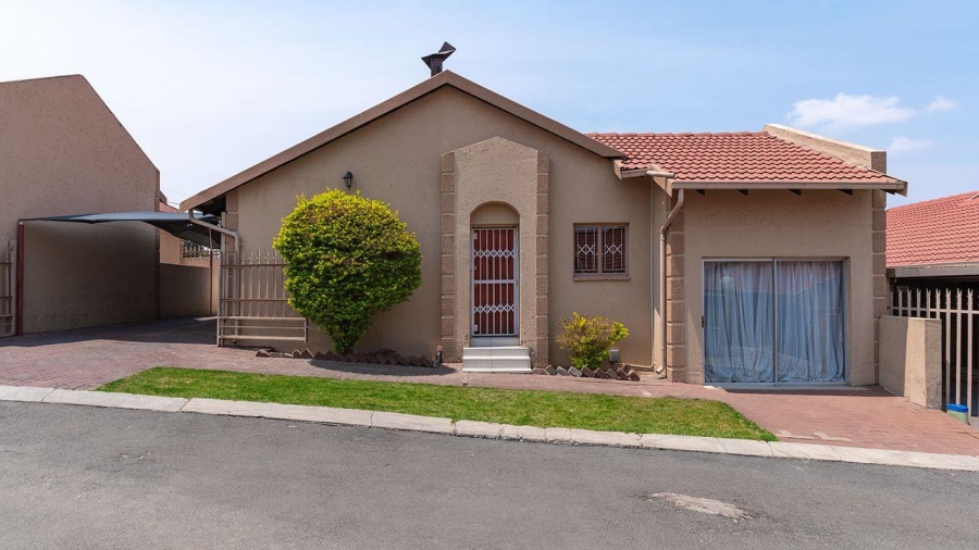 3 Bedroom Property for Sale in Birchleigh North Gauteng