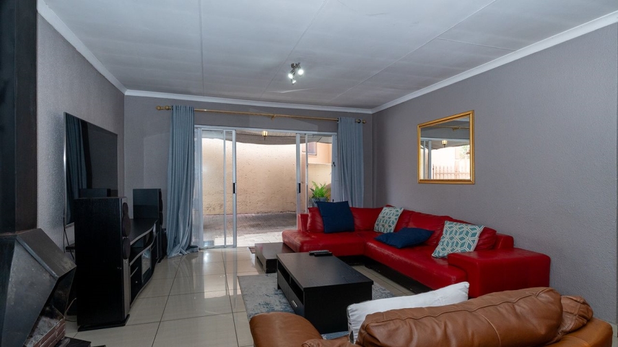 3 Bedroom Property for Sale in Birchleigh North Gauteng