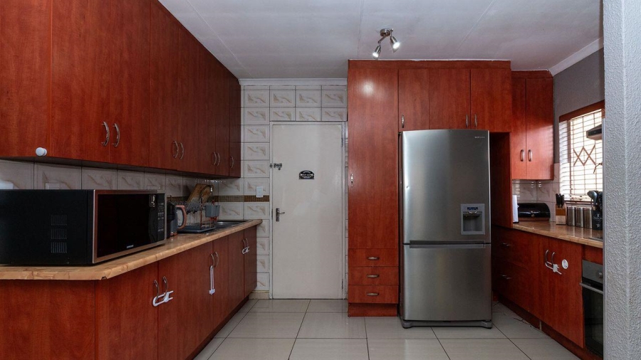 3 Bedroom Property for Sale in Birchleigh North Gauteng