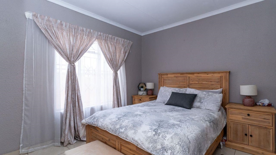 3 Bedroom Property for Sale in Birchleigh North Gauteng
