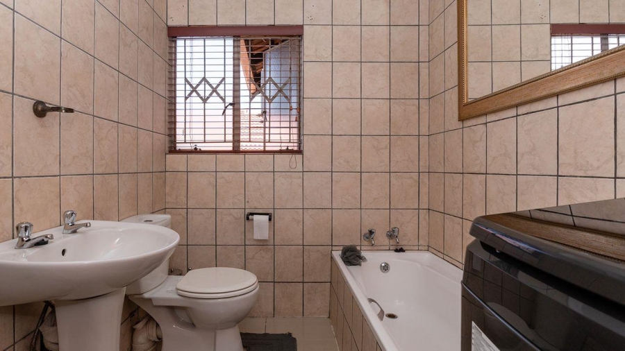 3 Bedroom Property for Sale in Birchleigh North Gauteng