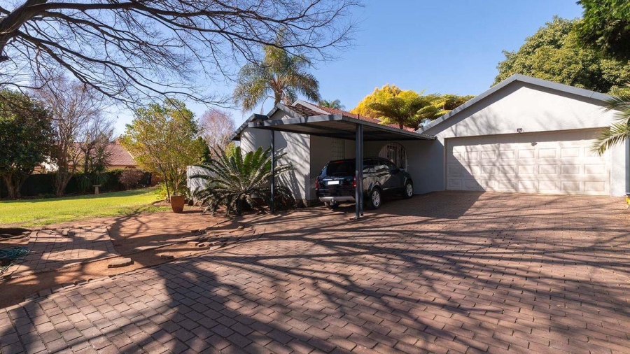 4 Bedroom Property for Sale in Glen Marais Gauteng