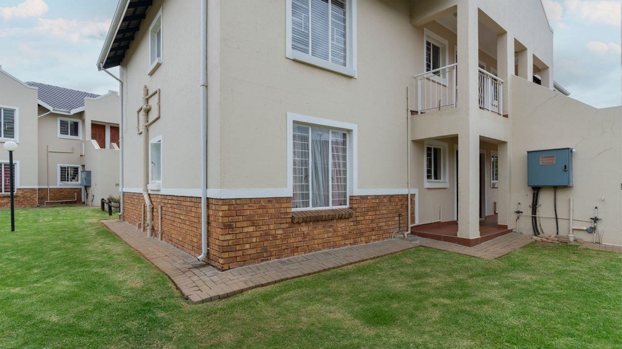 2 Bedroom Property for Sale in Norton Home Estate AH Gauteng