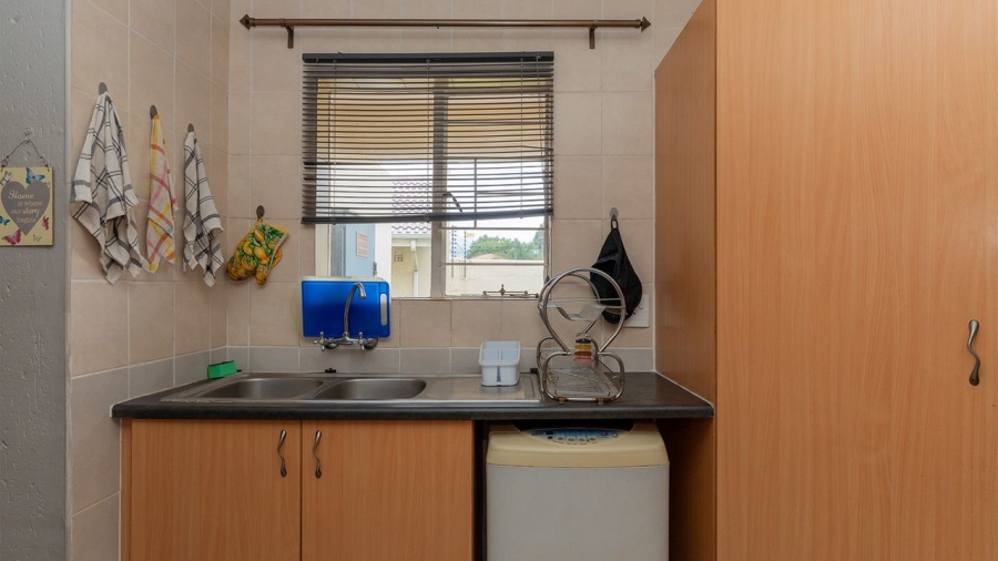 2 Bedroom Property for Sale in Norton Home Estate AH Gauteng