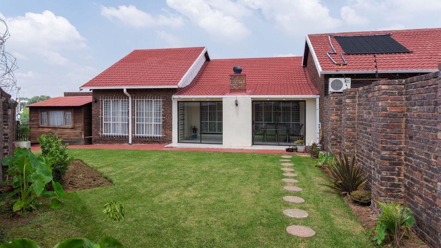 3 Bedroom Property for Sale in Edleen Gauteng