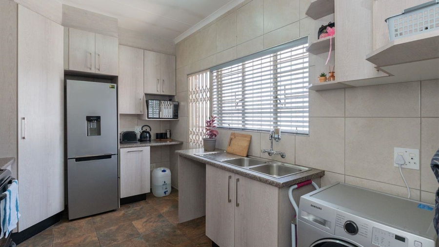 3 Bedroom Property for Sale in Edleen Gauteng