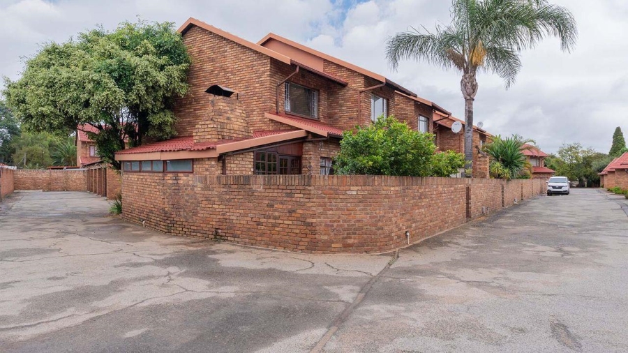 4 Bedroom Property for Sale in Birchleigh Gauteng