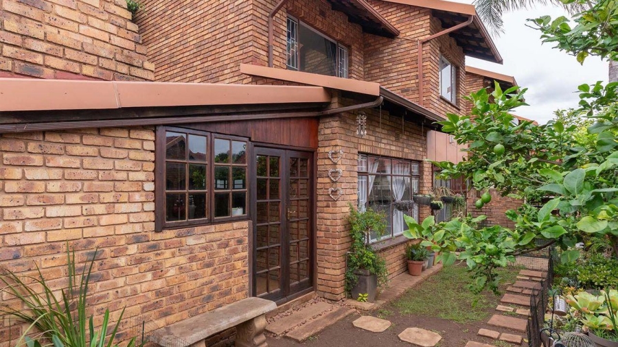 4 Bedroom Property for Sale in Birchleigh Gauteng