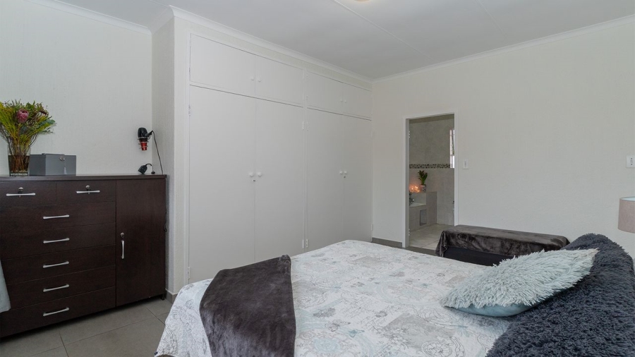 4 Bedroom Property for Sale in Birchleigh Gauteng