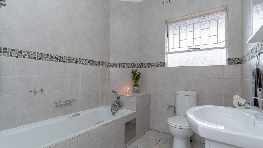 4 Bedroom Property for Sale in Birchleigh Gauteng