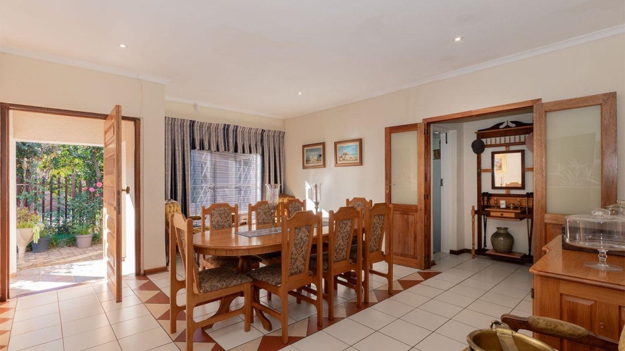 5 Bedroom Property for Sale in Van Riebeeck Park Gauteng