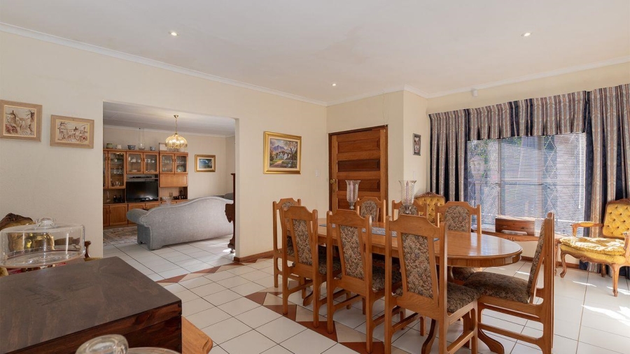 5 Bedroom Property for Sale in Van Riebeeck Park Gauteng