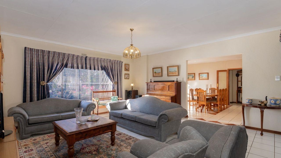 5 Bedroom Property for Sale in Van Riebeeck Park Gauteng