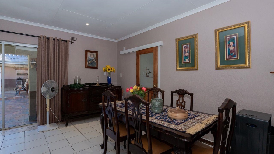 5 Bedroom Property for Sale in Van Riebeeck Park Gauteng