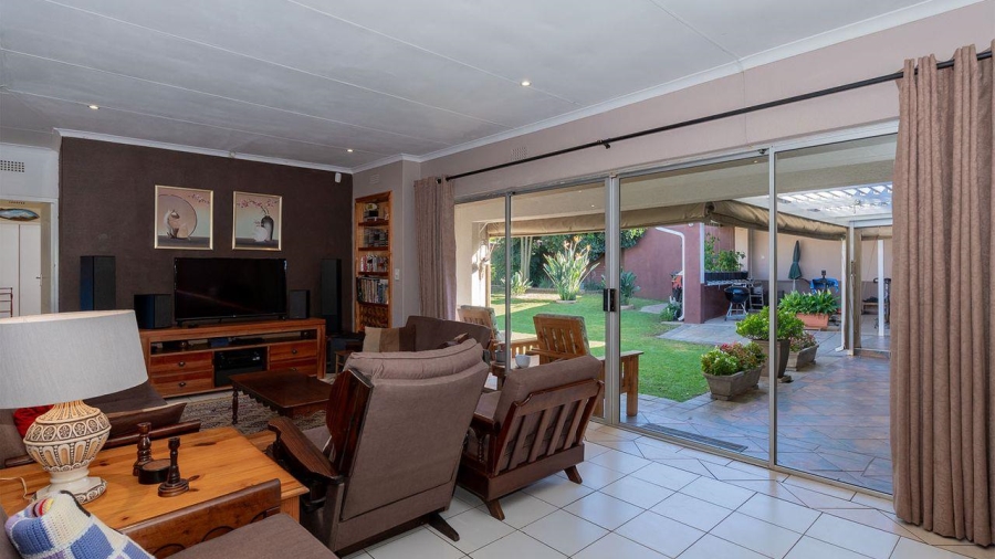 5 Bedroom Property for Sale in Van Riebeeck Park Gauteng