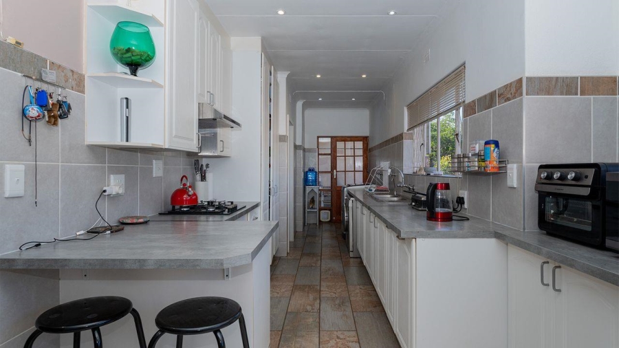 5 Bedroom Property for Sale in Van Riebeeck Park Gauteng