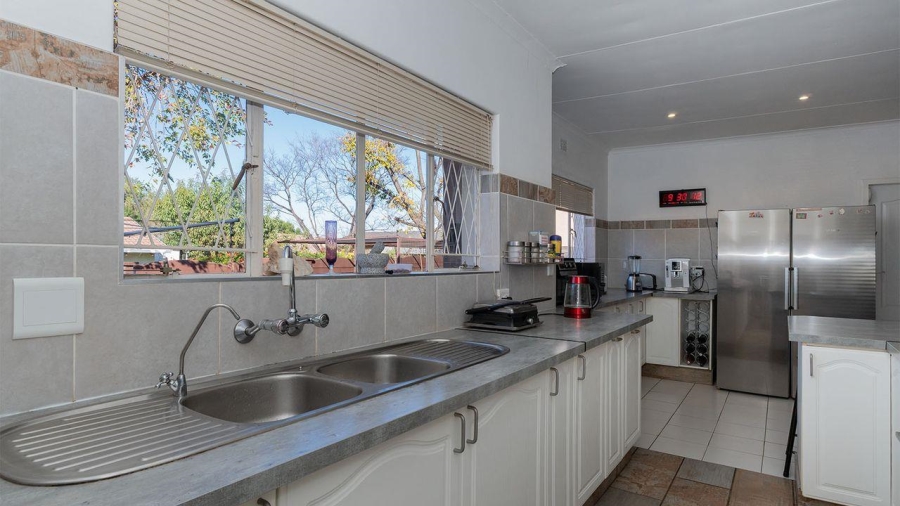 5 Bedroom Property for Sale in Van Riebeeck Park Gauteng