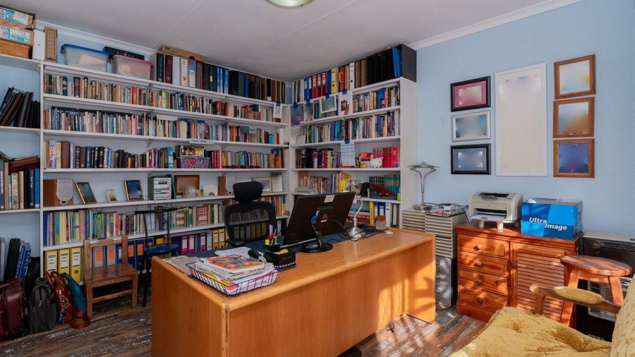 5 Bedroom Property for Sale in Van Riebeeck Park Gauteng