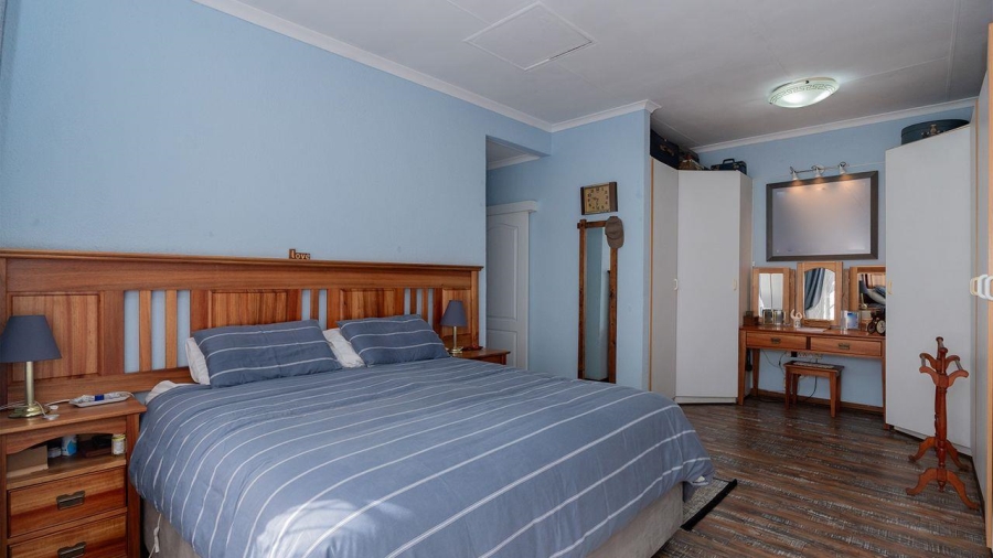 5 Bedroom Property for Sale in Van Riebeeck Park Gauteng