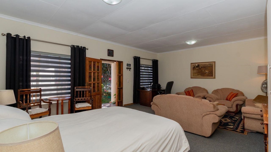 5 Bedroom Property for Sale in Van Riebeeck Park Gauteng