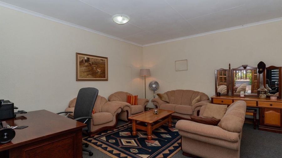 5 Bedroom Property for Sale in Van Riebeeck Park Gauteng