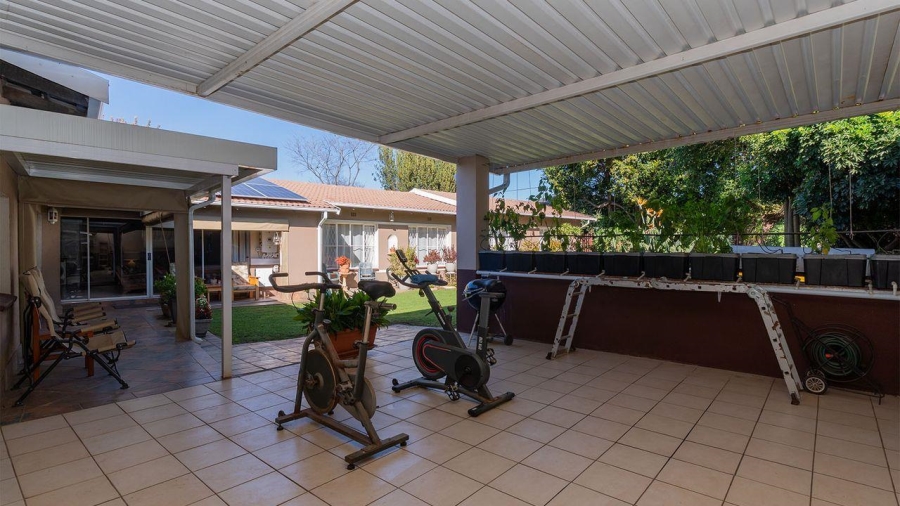 5 Bedroom Property for Sale in Van Riebeeck Park Gauteng