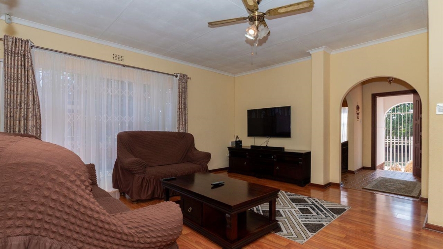 4 Bedroom Property for Sale in Birchleigh North Gauteng