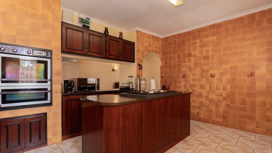4 Bedroom Property for Sale in Birchleigh North Gauteng