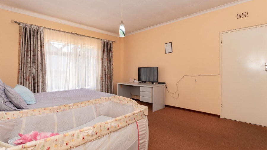 4 Bedroom Property for Sale in Birchleigh North Gauteng