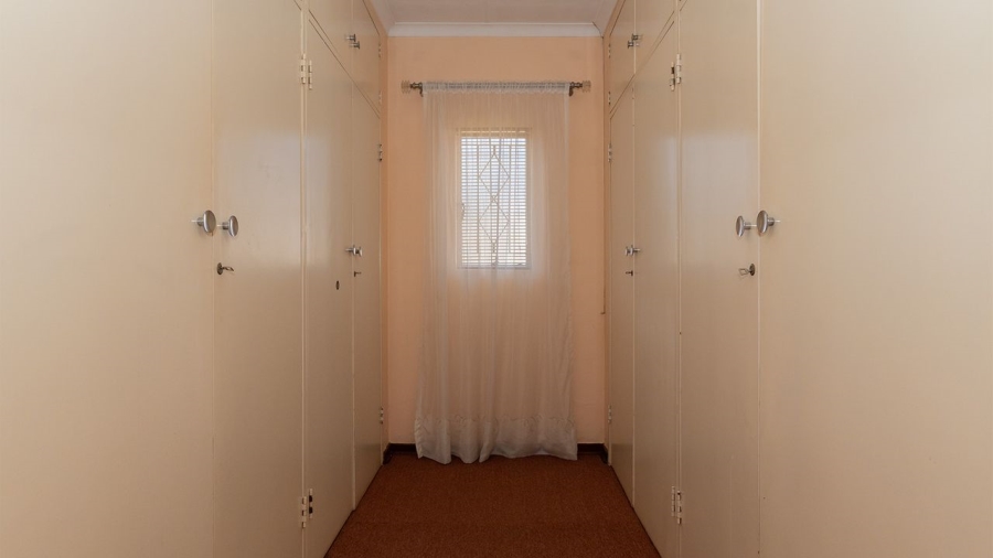 4 Bedroom Property for Sale in Birchleigh North Gauteng