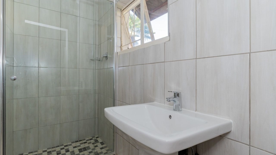 5 Bedroom Property for Sale in Glen Marais Gauteng