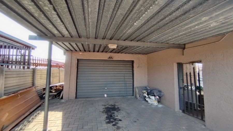 4 Bedroom Property for Sale in Vanderbijlpark CW 5 Gauteng