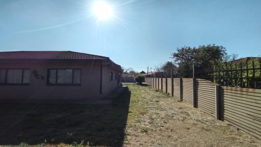 4 Bedroom Property for Sale in Vanderbijlpark CW 5 Gauteng