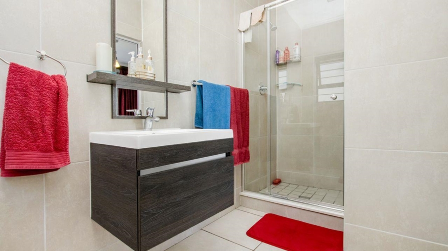 3 Bedroom Property for Sale in Petervale Gauteng