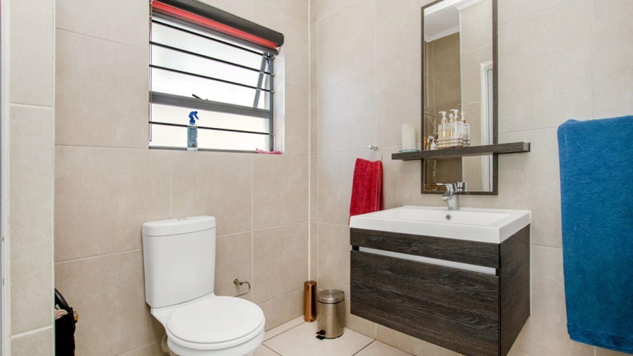 3 Bedroom Property for Sale in Petervale Gauteng