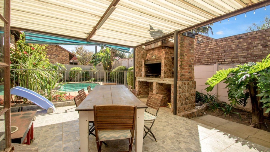 4 Bedroom Property for Sale in North Riding Gauteng