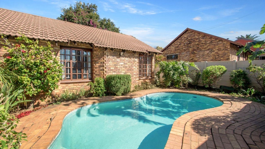 4 Bedroom Property for Sale in North Riding Gauteng