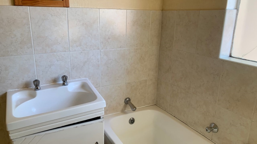 2 Bedroom Property for Sale in Wilgeheuwel Gauteng