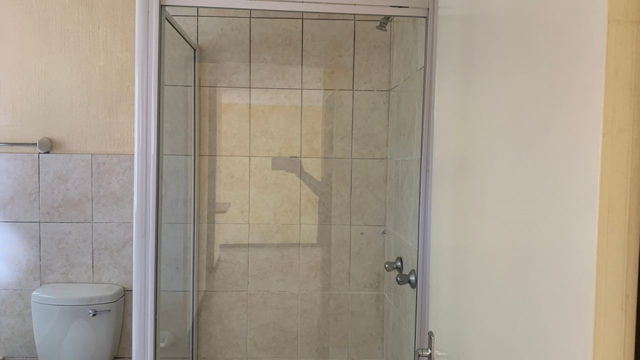 2 Bedroom Property for Sale in Wilgeheuwel Gauteng