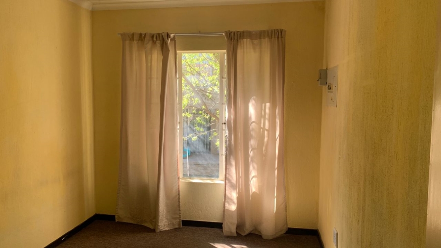 2 Bedroom Property for Sale in Wilgeheuwel Gauteng