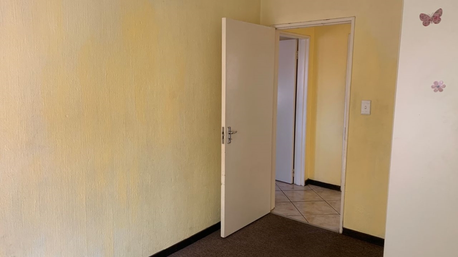 2 Bedroom Property for Sale in Wilgeheuwel Gauteng