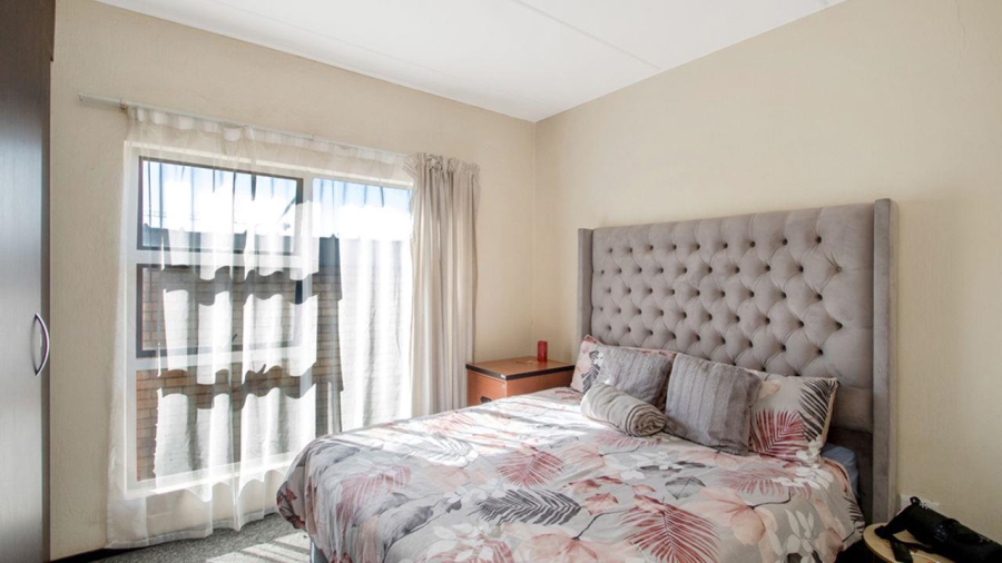 2 Bedroom Property for Sale in North Riding Gauteng
