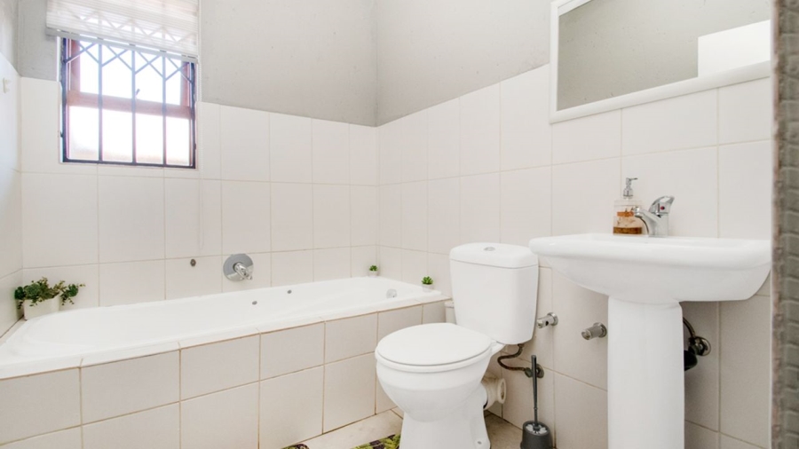 3 Bedroom Property for Sale in North Riding AH Gauteng