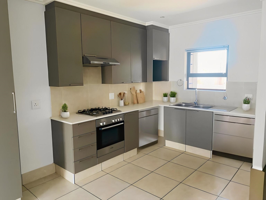 To Let 2 Bedroom Property for Rent in Barbeque Downs Gauteng