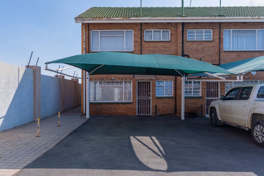 2 Bedroom Property for Sale in Rhodesfield Gauteng