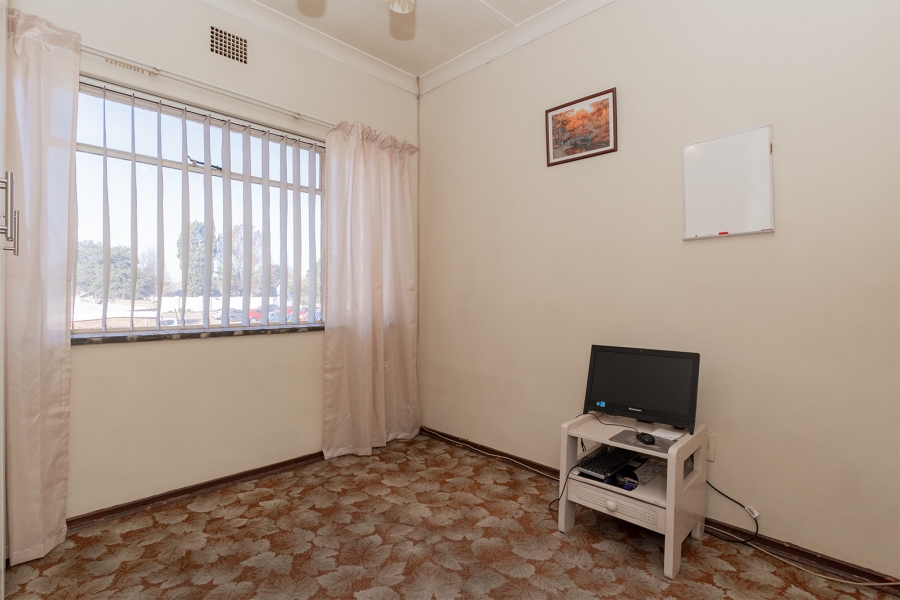 2 Bedroom Property for Sale in Rhodesfield Gauteng