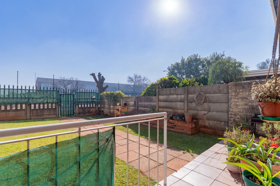 2 Bedroom Property for Sale in Rhodesfield Gauteng
