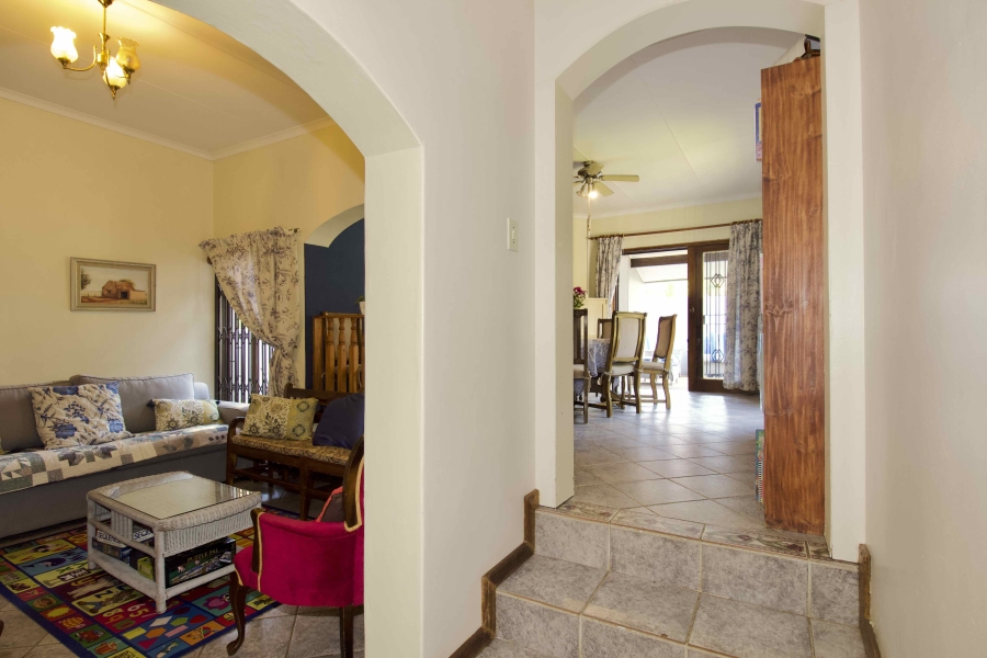 3 Bedroom Property for Sale in Die Hoewes Gauteng
