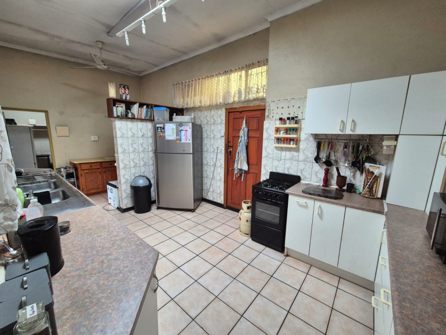4 Bedroom Property for Sale in Wierda Park Gauteng